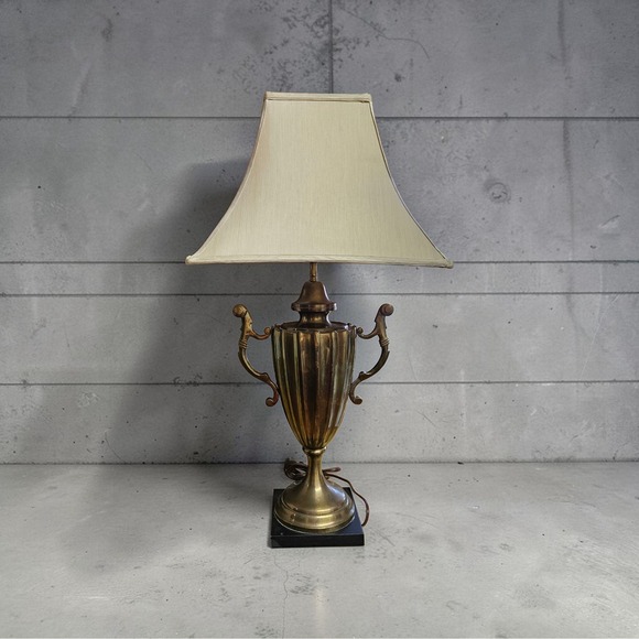 V. Chapman Other - Original 1985 Chapman! Trophy Urn Form Table Lamp HEAVY BRASS VINTAGE 32" Rare
